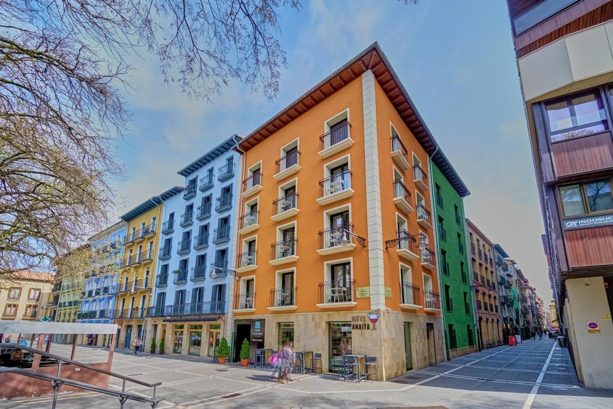Ciudadelaresort Pamplona Buitenkant foto